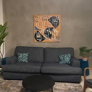 https://beautiful-4-bed-with-private-parking-and-office.top-hotels-puertorico.com